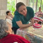 Refuerzan cuidado bucal de personas mayores en casas hogar y asilos