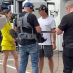 De las pistas a la pantalla chica: Checo Pérez debutará en la sexta temporada de Emily en París